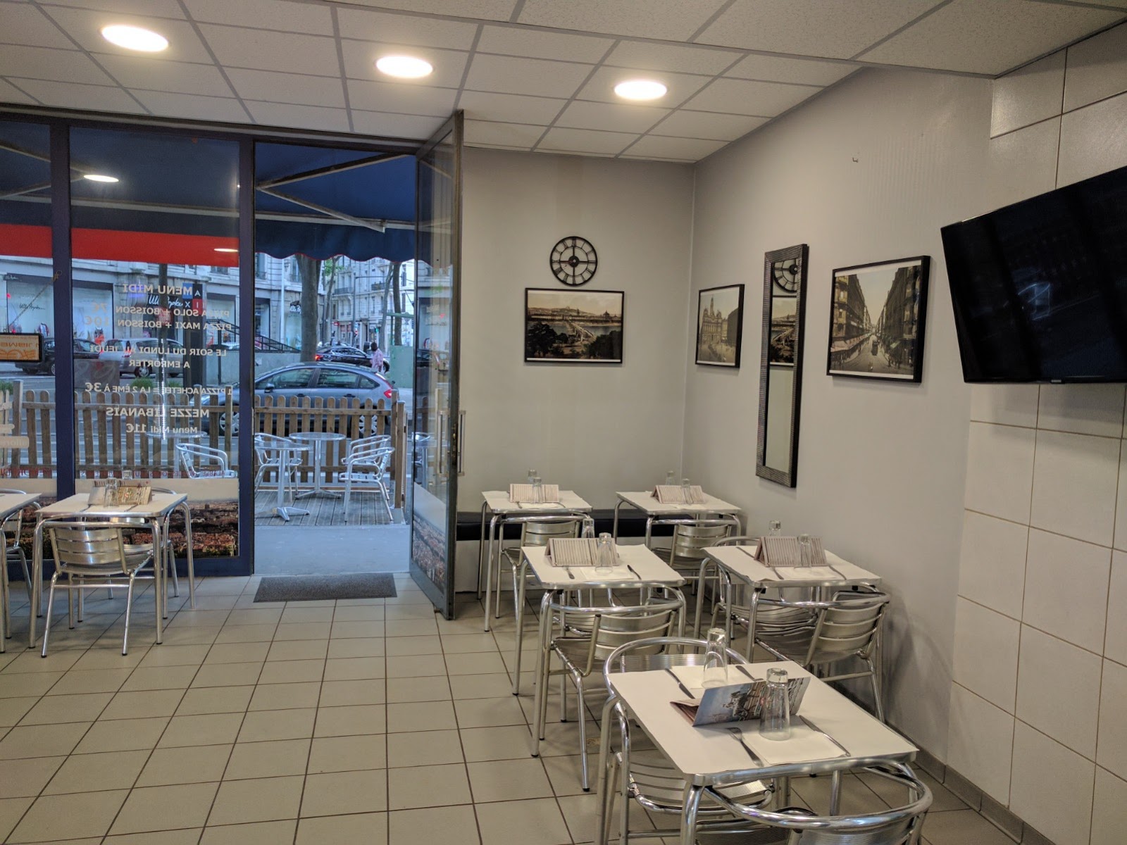 Lyon Pizza