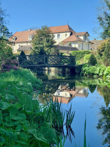 HOSTELLERIE DE LEVERNOIS
