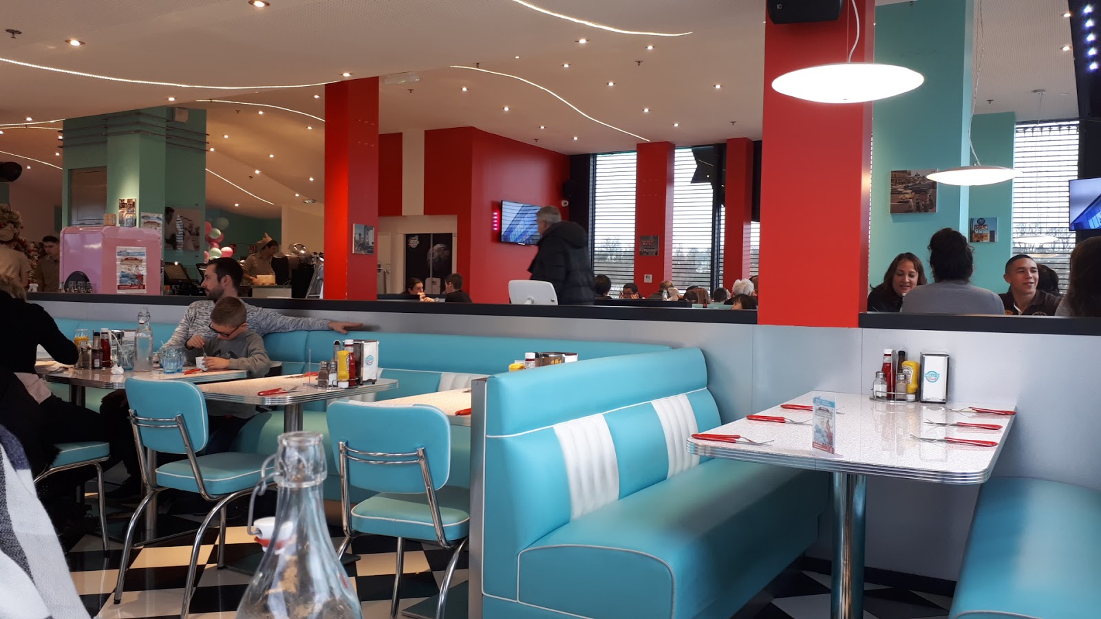 Holly's Diner Tours — photo 2