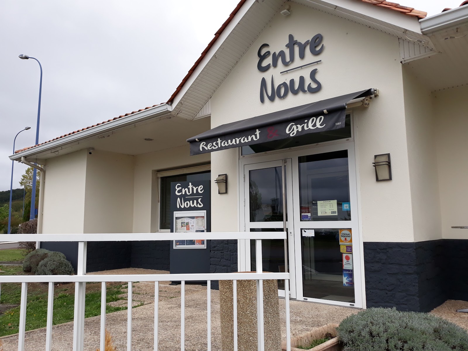 Entre Nous
