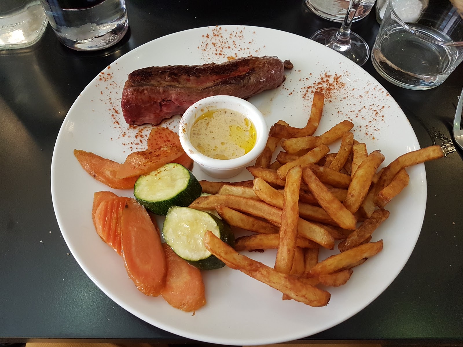 Au Coin de la Rue — photo 8