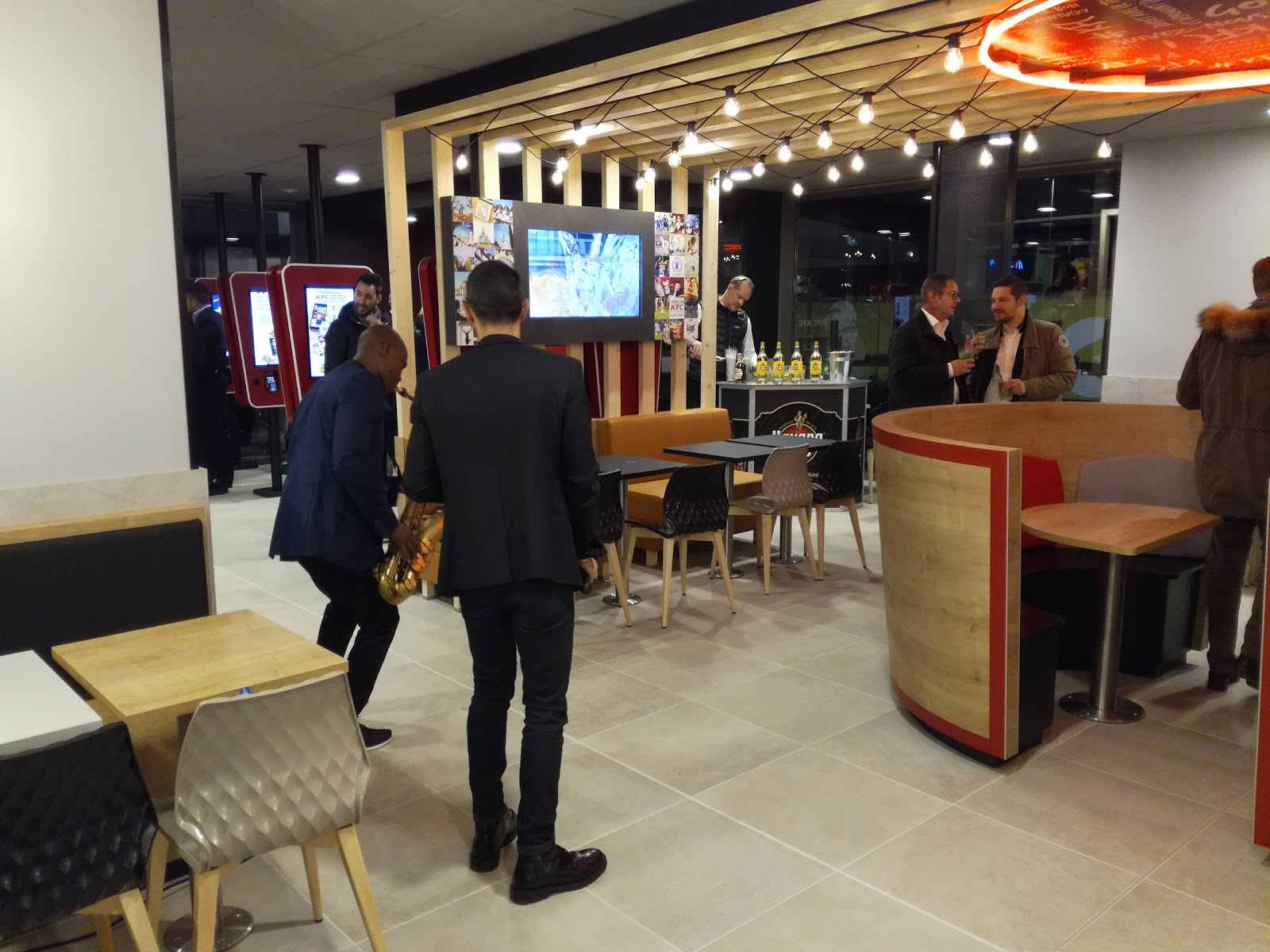 KFC Evreux — photo 7