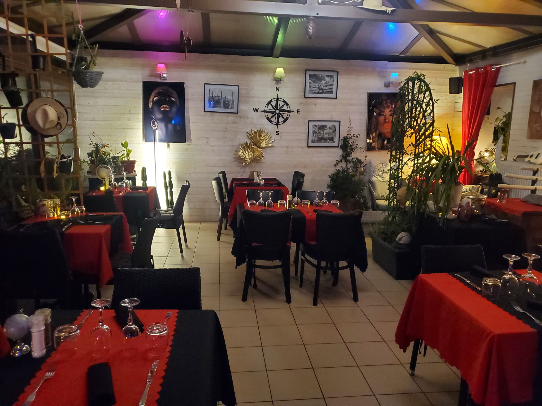 LA ROSE DES VENTS
