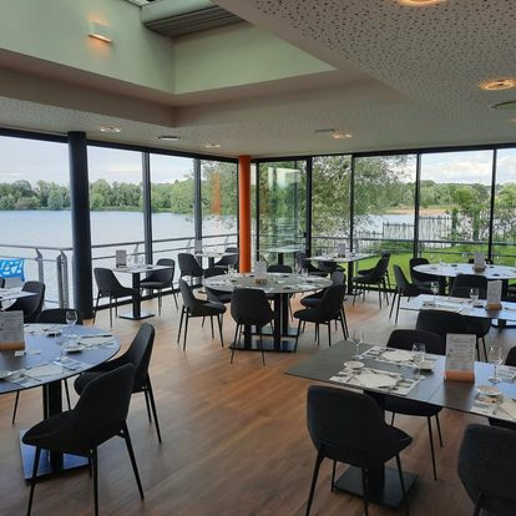 Restaurant sur le Lac