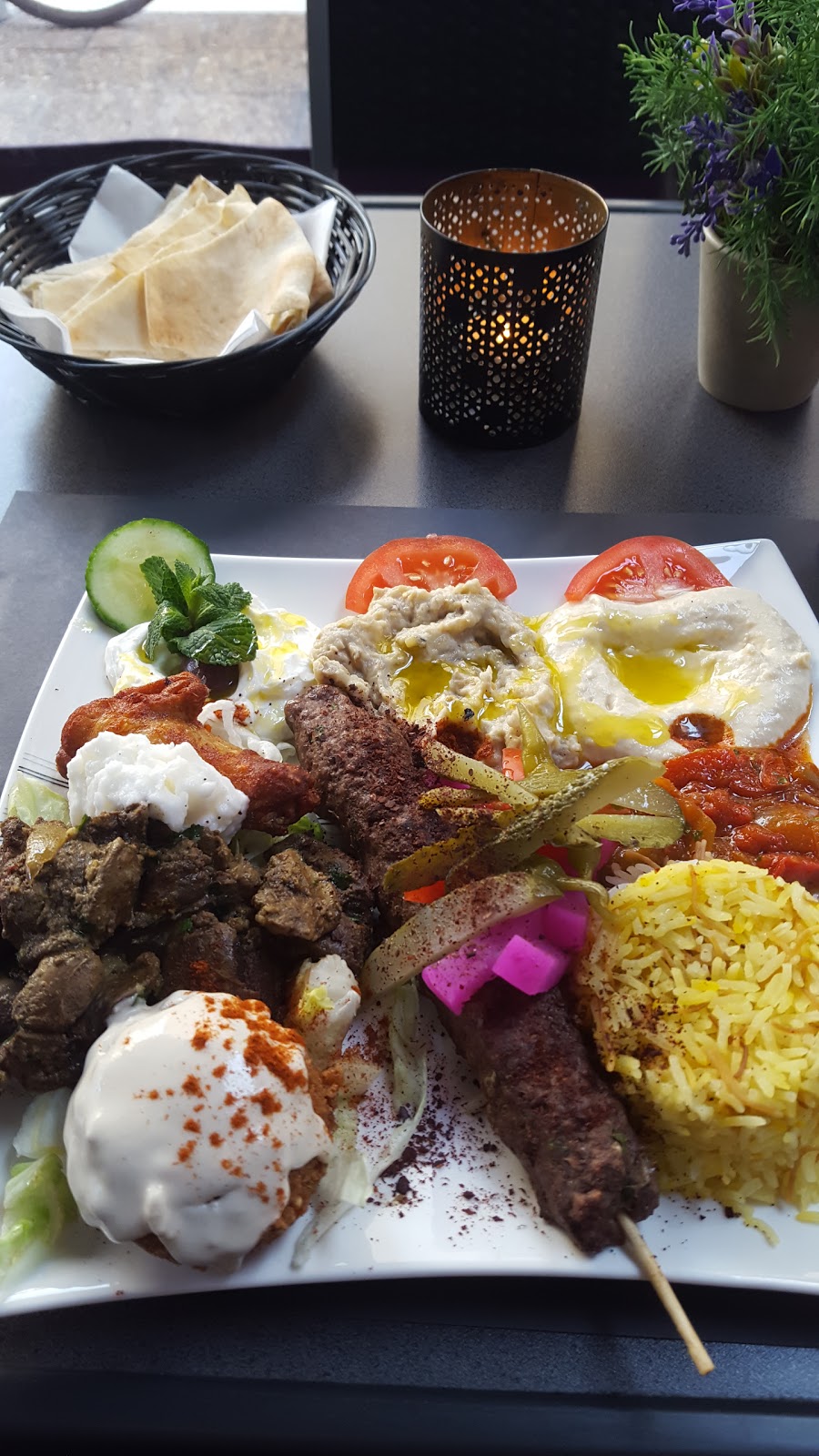 Le Comptoir Libanais — photo 4