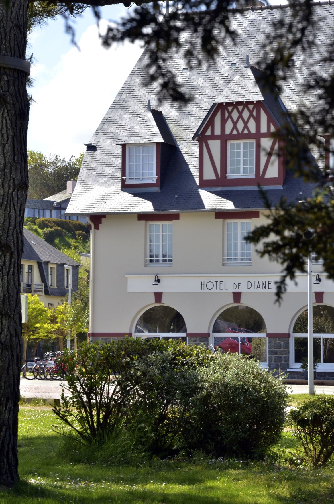 HÔTEL DE DIANE & sa table "Le 1925"