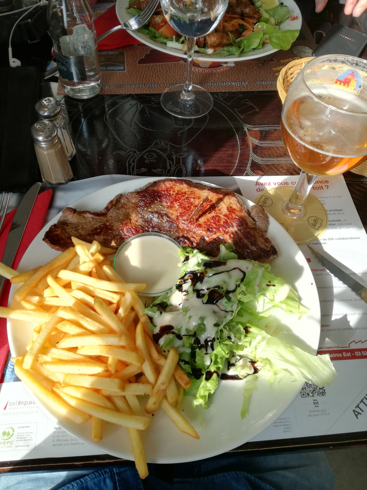 Le Hangar — photo 9