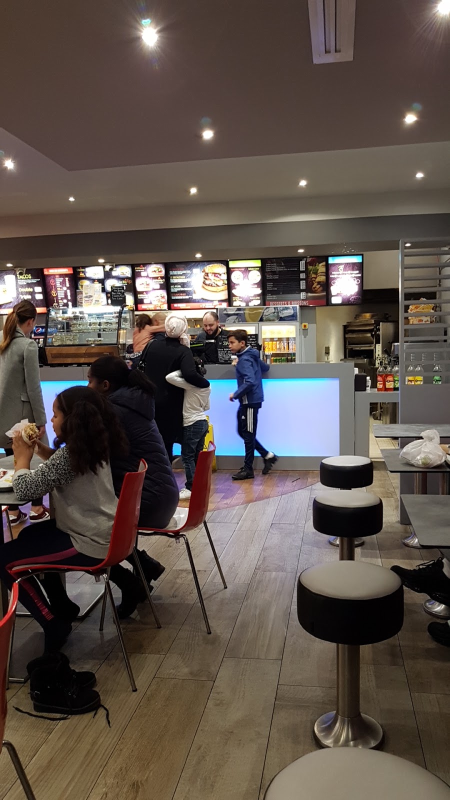 Family Burger — photo 1