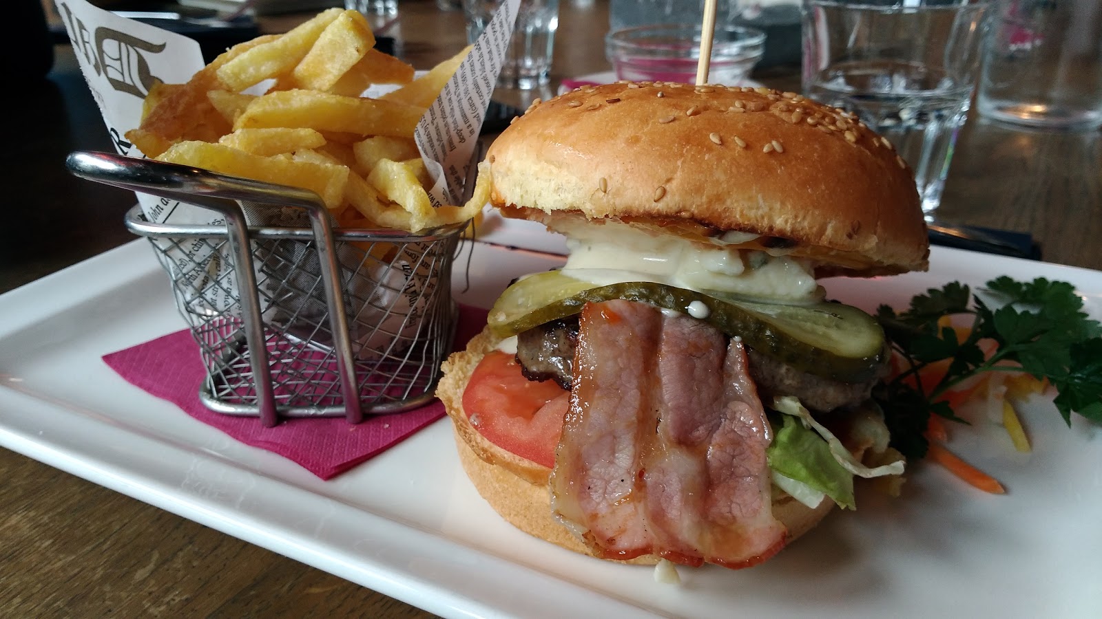 Meating — photo 3