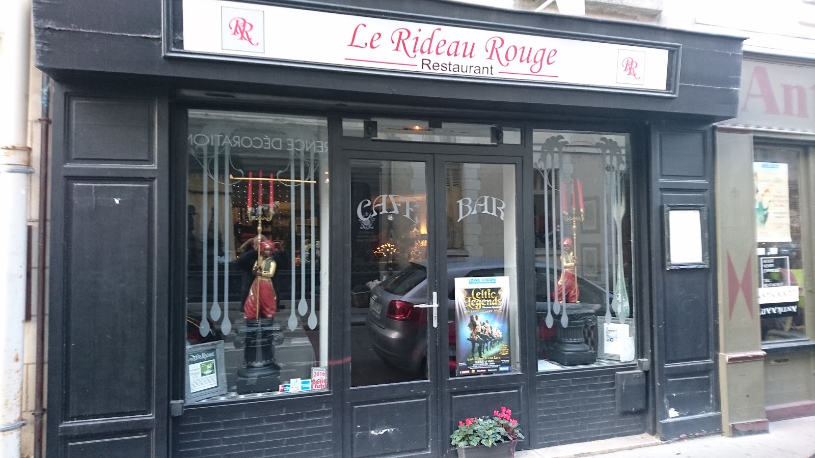 Le Rideau Rouge — photo 2