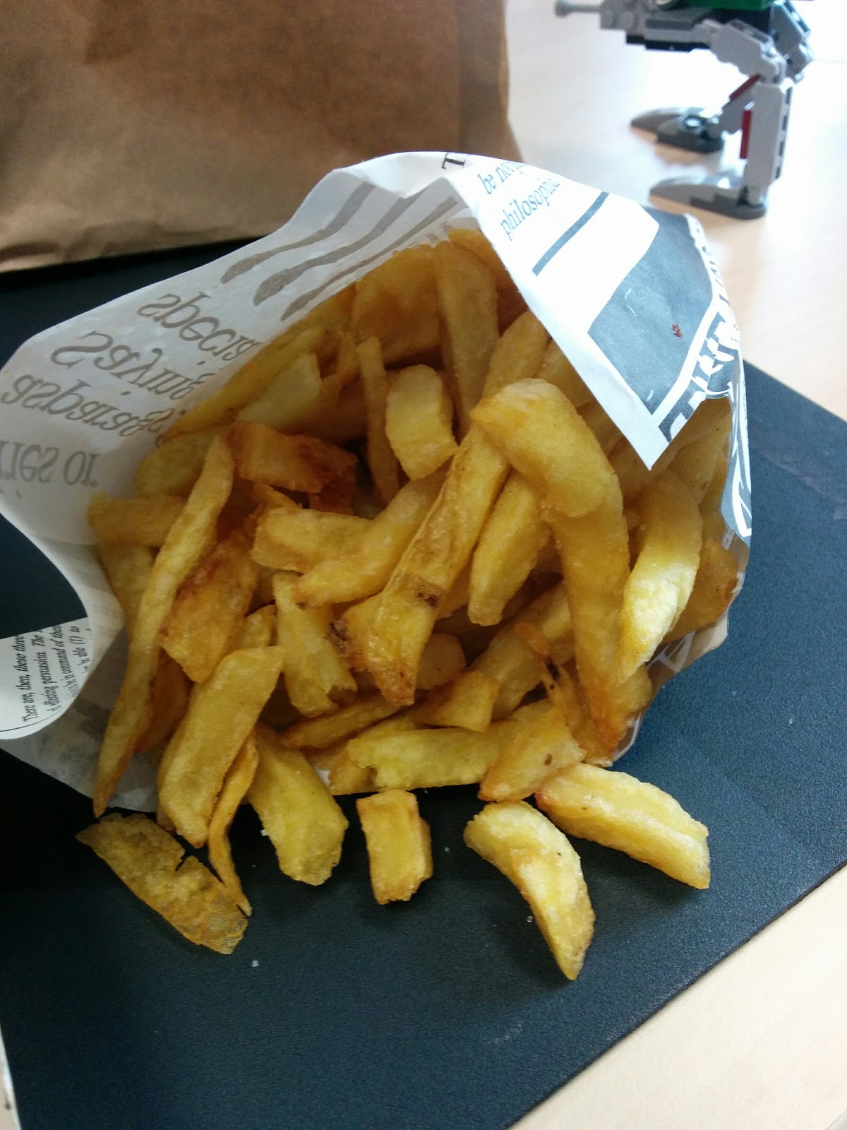 Tonton Burger & Lulu Farfalle — photo 1
