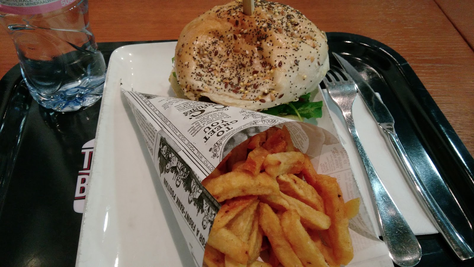 Tonton Burger & Lulu Farfalle